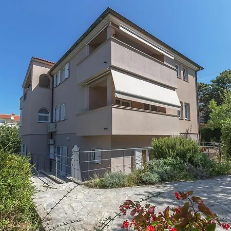 Pino Apartment *