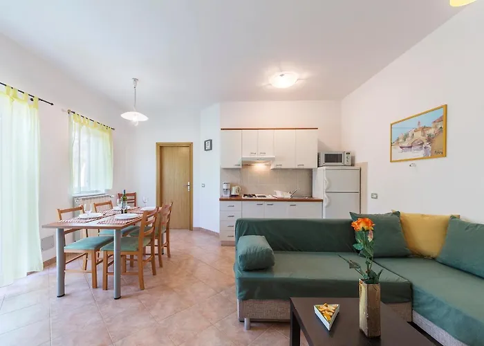Apartman Pino *