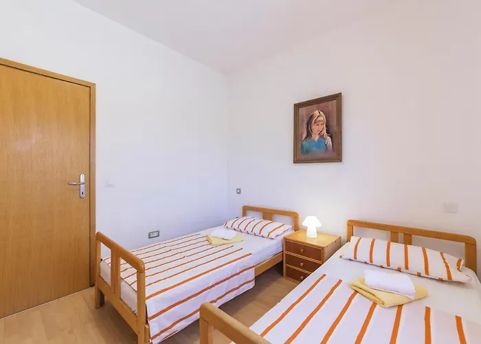 Apartament Pino *