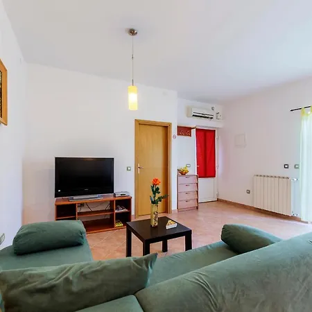 Pino Apartamento Pula